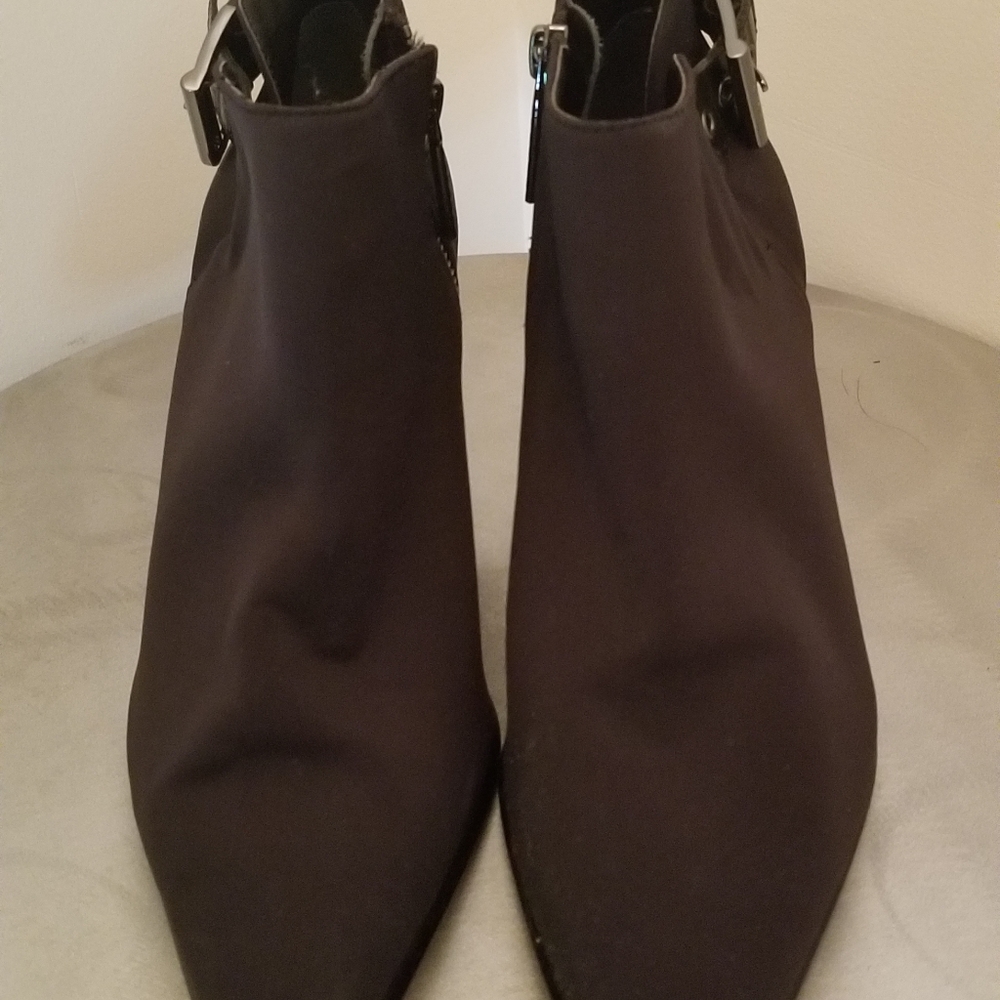 Donald J Pliner Bootie